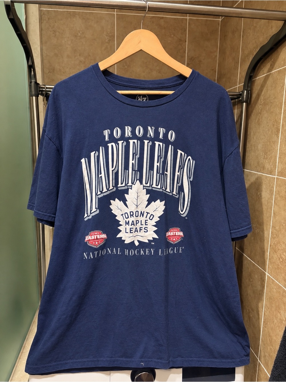47 Brand Toronto Maple Leafs Men's Navy Short-Sleeve Graphic Tee